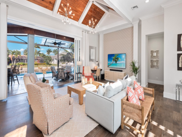 Discover Luxurious Waterfront Retreats - Unmatched Bay Views